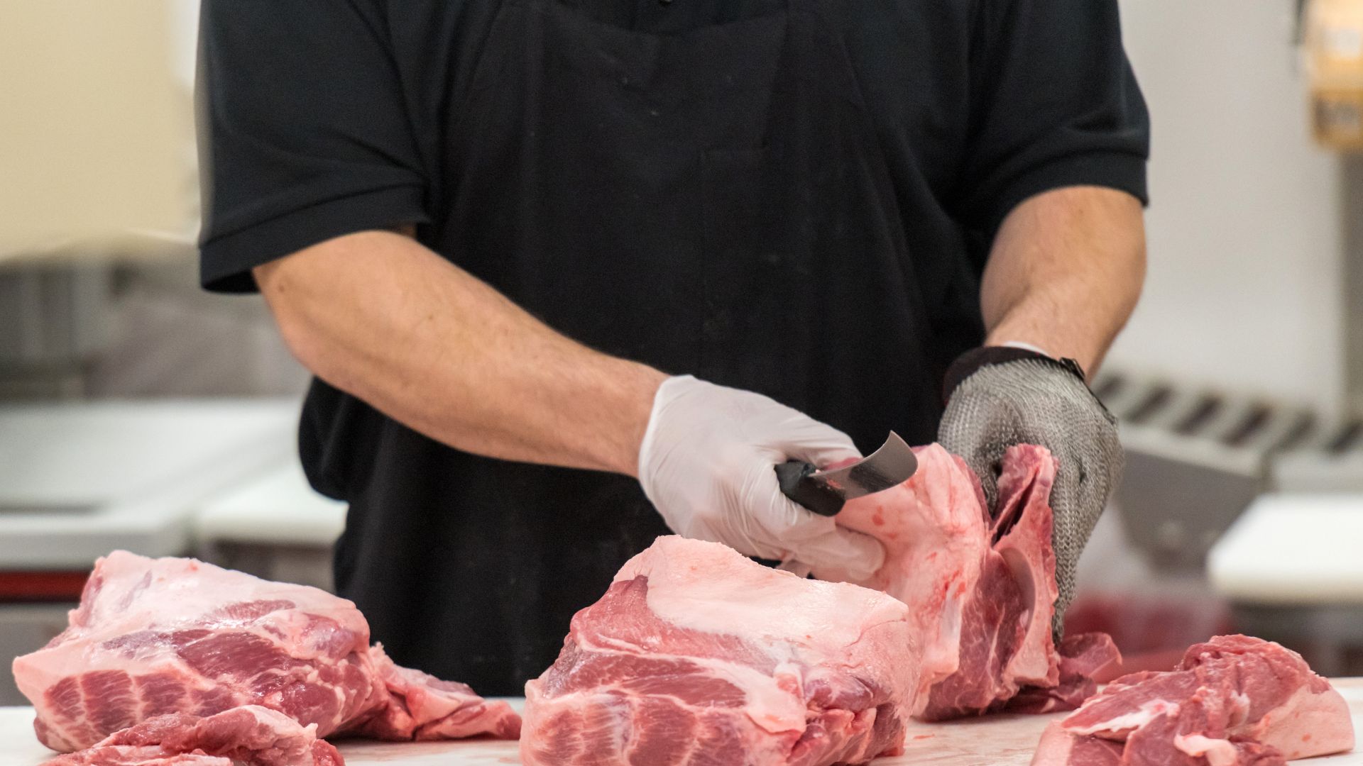 Fleisch Verarbeiter fordern staatliches Eingreifen